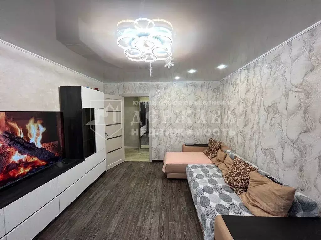 3-к кв. Кемеровская область, Юрга Фестивальная ул., 3 (60.9 м) - Фото 1