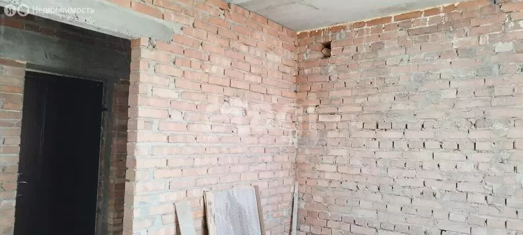 1-комнатная квартира: Владикавказ, улица Куйбышева, 91А (50 м) - Фото 1