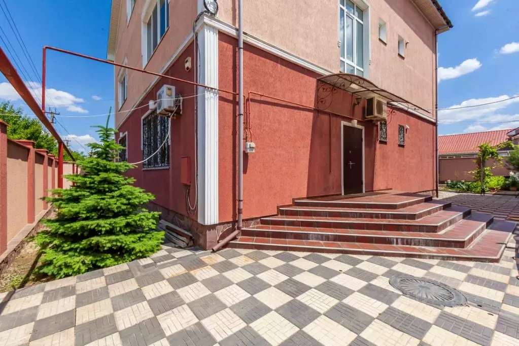Дом в Крым, Симферополь ул. Темиз (450 м) - Фото 1