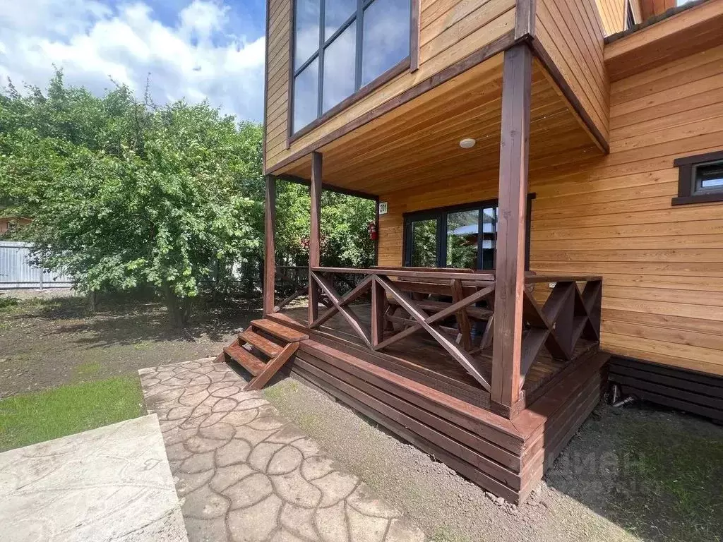 Дом в Алтай, Чемальский район, Узнезинское с/пос, с. Узнезя ул. ... - Фото 1