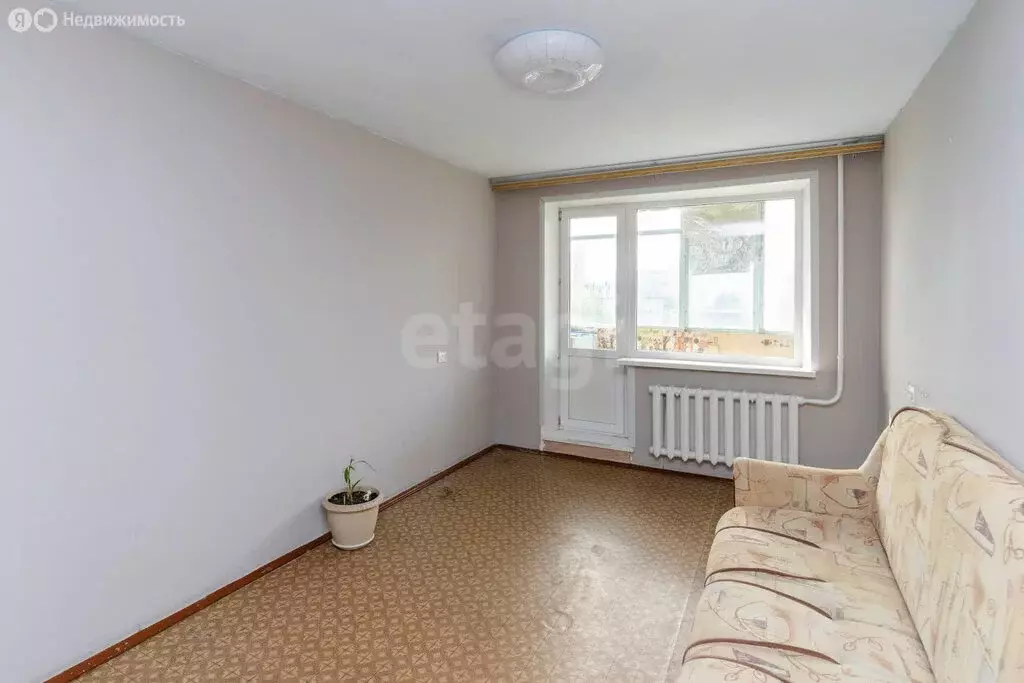 2-комнатная квартира: Тюмень, улица Мельникайте, 135 (50 м) - Фото 1