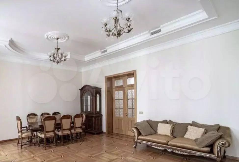 3-к. квартира, 150 м, 3/6 эт. - Фото 0