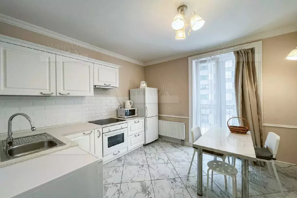2-к кв. Санкт-Петербург Кременчугская ул., 13к2 (60.0 м) - Фото 0