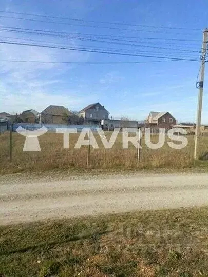 Участок в Крым, Симферопольский район, с. Родниково  (10.0 сот.) - Фото 1