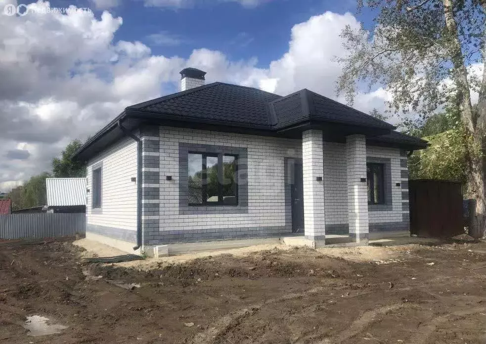 Дом в Тобольск, 1-я Вокзальная улица (75 м) - Фото 1