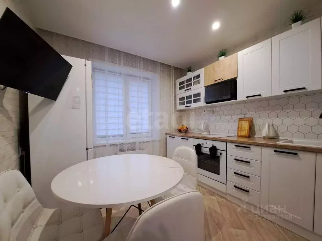 2-к кв. Кемеровская область, Новокузнецк ул. Звездова, 24А (51.4 м) - Фото 1