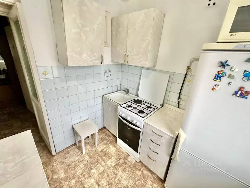 2-к кв. Алтайский край, Барнаул Молодежная ул., 62 (45.1 м) - Фото 2