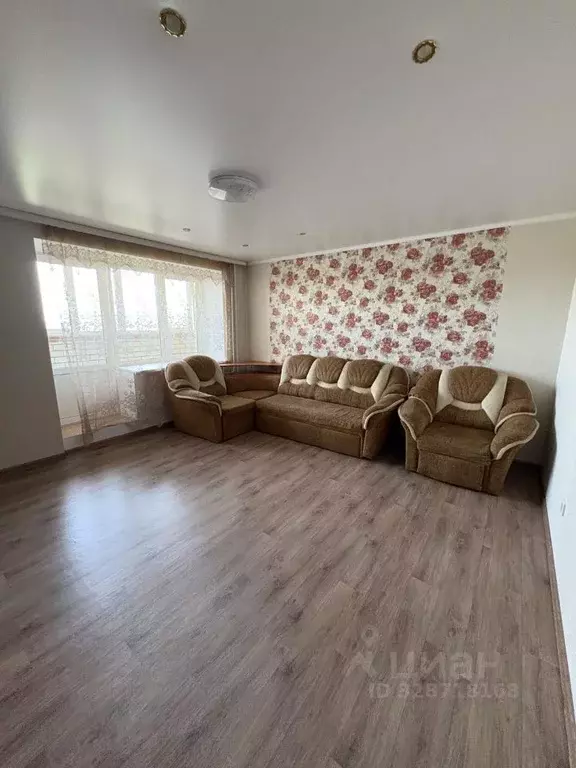 2-к кв. Тюменская область, Тюмень ул. Избышева, 8 (66.5 м) - Фото 1