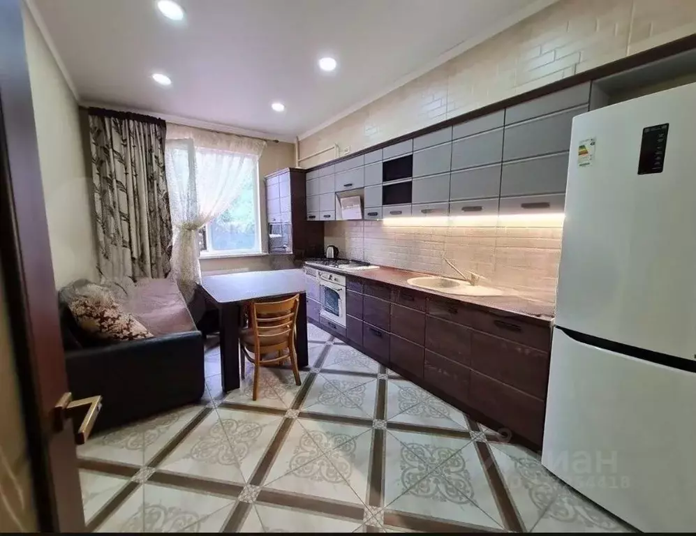 2-к кв. Крым, Симферополь ул. Аэрофлотская, 5Б (68.8 м) - Фото 1