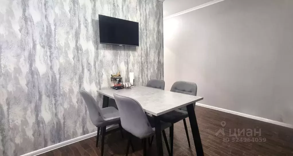 2-к кв. Челябинская область, Челябинск ул. 2-я Ирбитская, 1 (65.0 м) - Фото 1