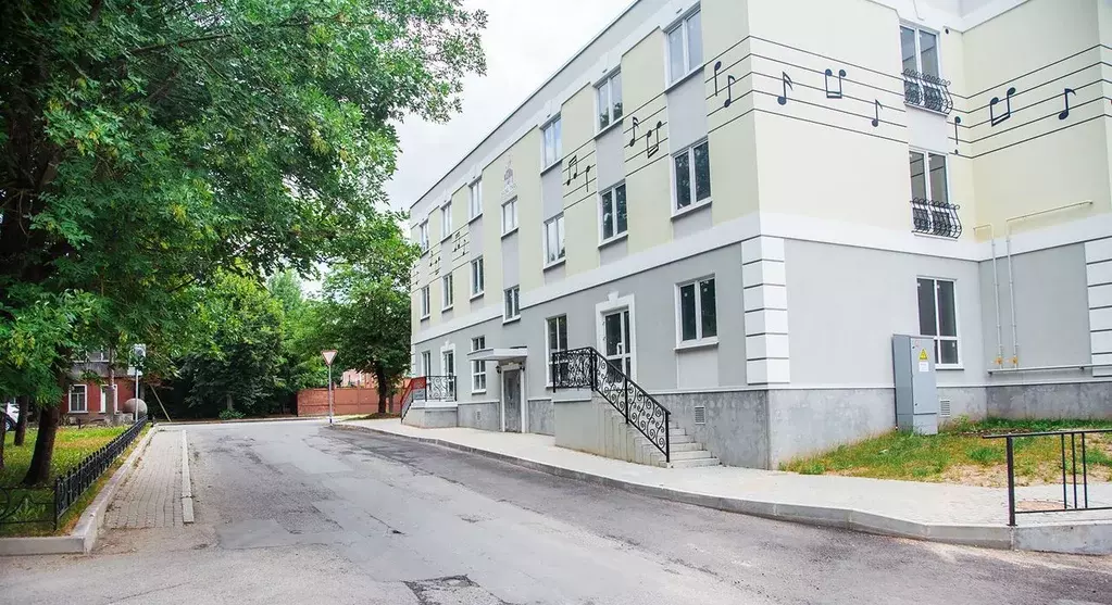 2-к кв. Ленинградская область, Гатчина пер. Банный, 3 (68.0 м) - Фото 1