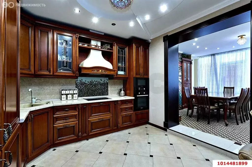 3-комнатная квартира: Краснодар, Российская улица, 72/1к1 (100 м) - Фото 1