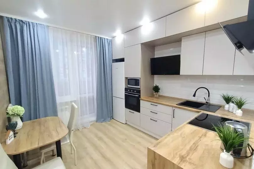 1-к кв. Омская область, Омск Взлетная ул., 11/1 (42.0 м) - Фото 1