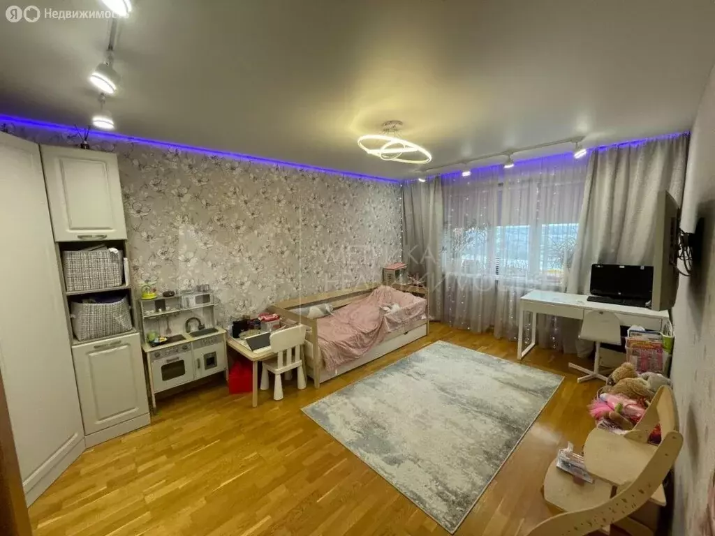 2-комнатная квартира: Тюмень, Краснооктябрьская улица, 16 (62.3 м) - Фото 1