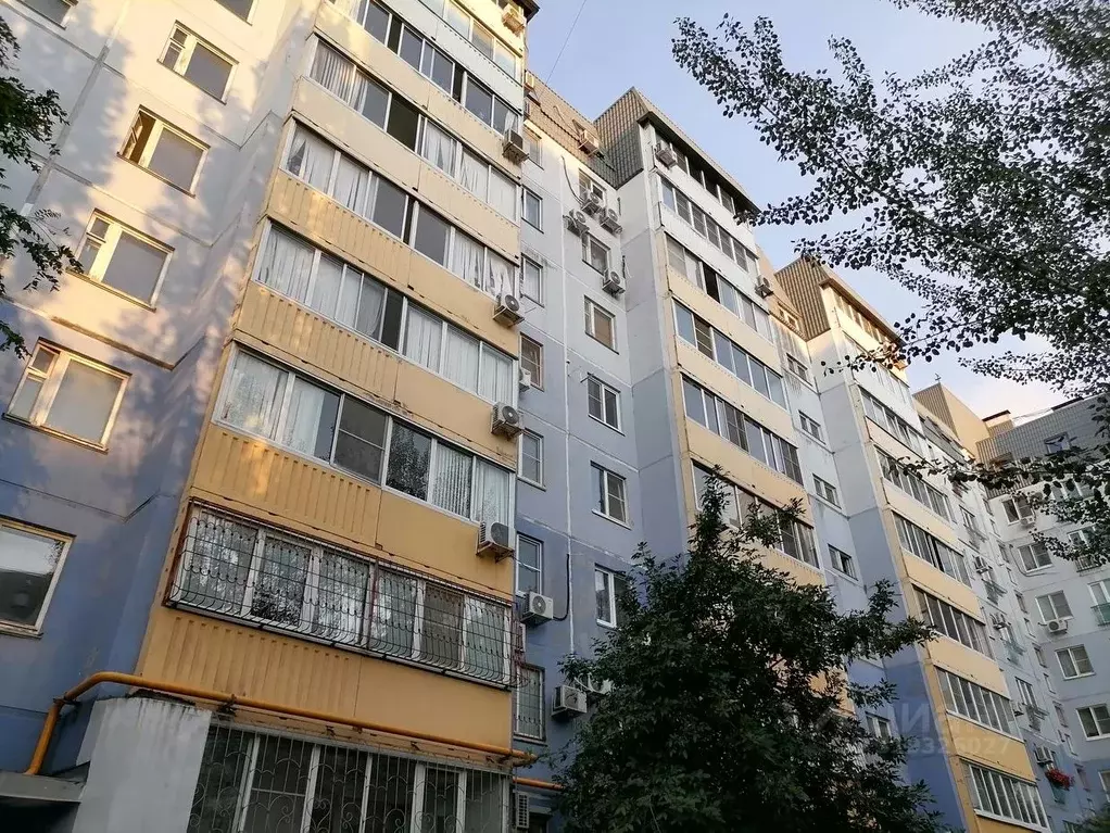 3-к кв. Волгоградская область, Волгоград ул. Поддубного, 3 (70.1 м) - Фото 0