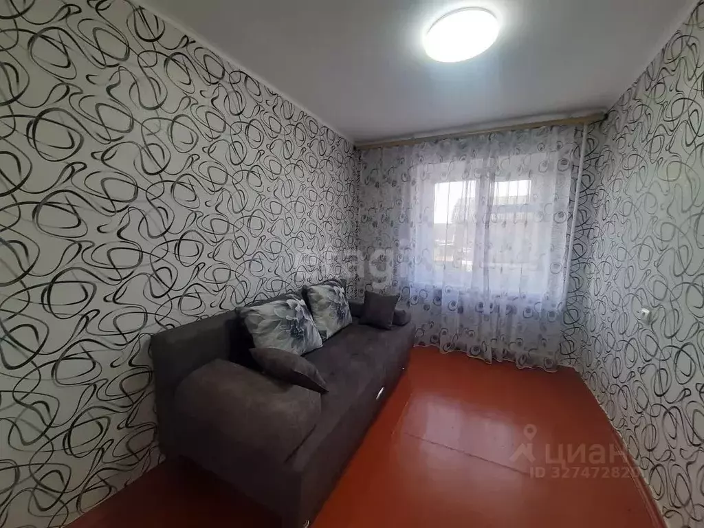 2-к кв. Белгородская область, Валуйки 1 Мая ул., 32 (41.6 м) - Фото 1