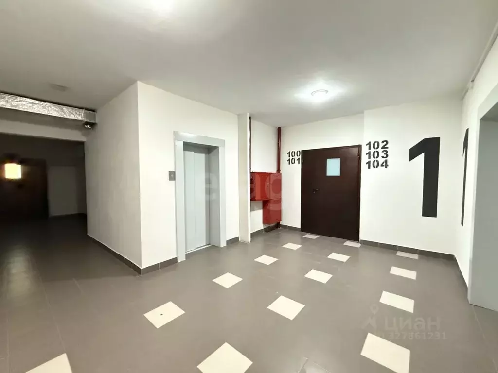 Склад в Тюменская область, Тюмень ул. Фармана Салманова, 8 (3 м) - Фото 1