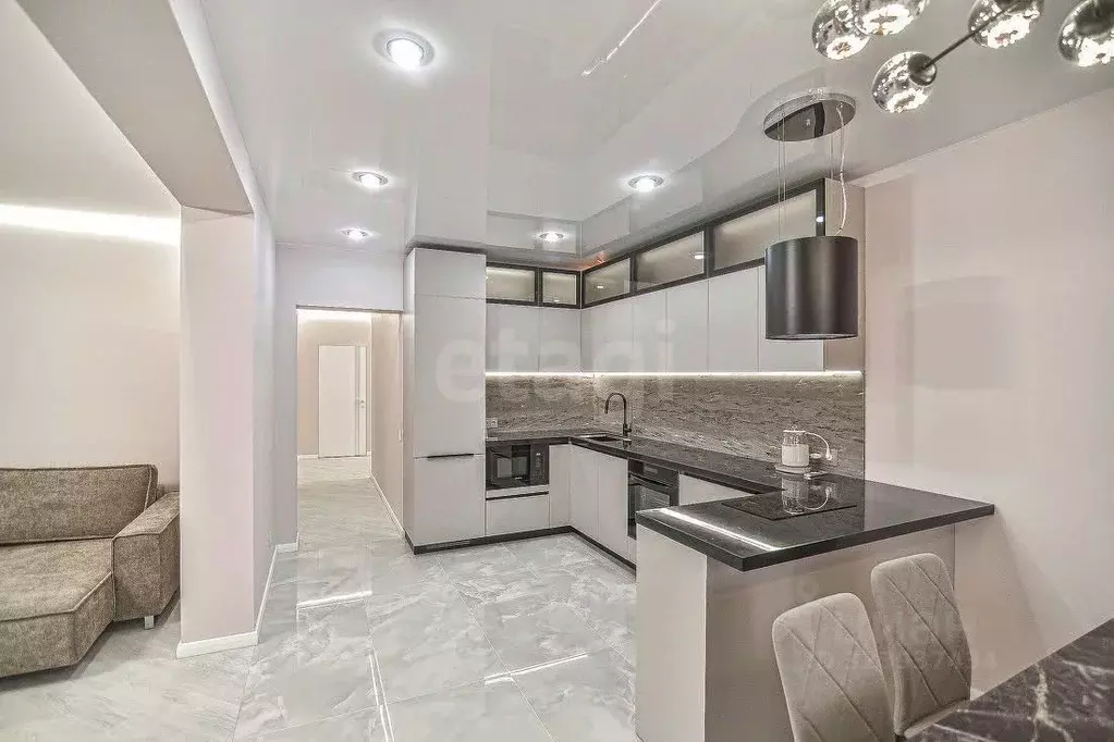 3-к кв. Сахалинская область, Южно-Сахалинск ул. Имени Н.Г. Смирнова, 3 ... - Фото 1