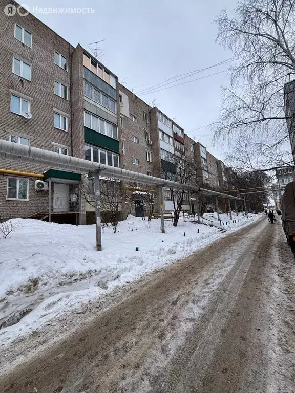 1-комнатная квартира: посёлок городского типа Петра Дубрава, улица 60 ... - Фото 1