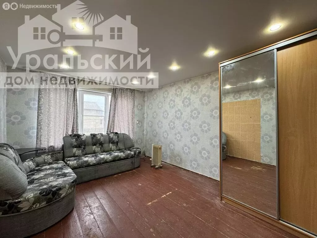 2-комнатная квартира: Алапаевск, улица 40 лет Октября, 25 (41.6 м) - Фото 1