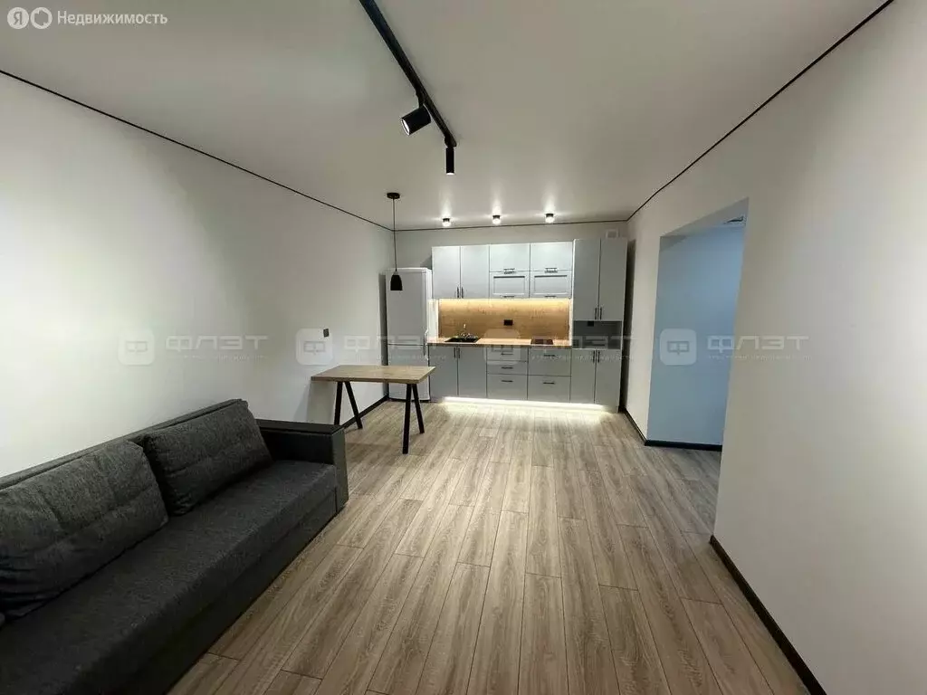 1-комнатная квартира: Казань, улица Шарифа Камала, 4 (40 м) - Фото 2