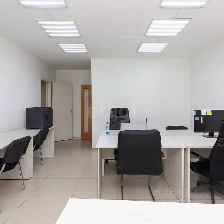 Офис в Красноярский край, Красноярск ул. Молокова, 40 (99 м) - Фото 1