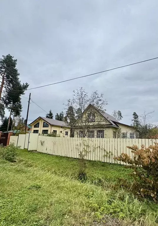 Дом в Ленинградская область, Гатчинский муниципальный округ, Сиверский ... - Фото 1