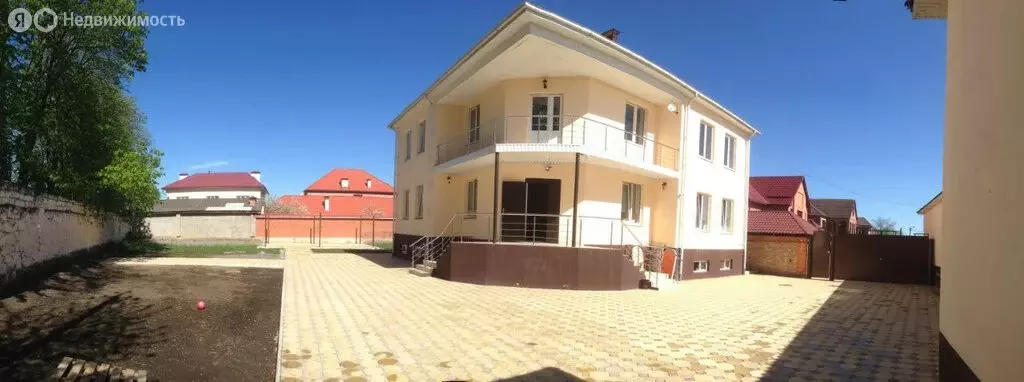 Дом в Нальчик, улица Куашева (410 м) - Фото 1