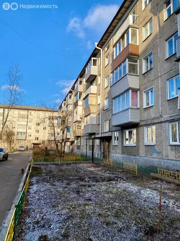 3-комнатная квартира: Красноярск, Семафорная улица, 243 (57 м) - Фото 2