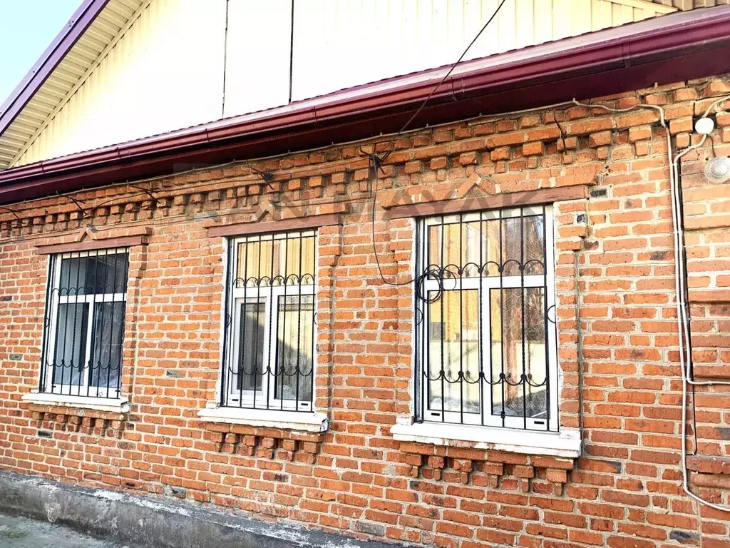 Дом в Адыгея, Майкоп ул. Ворошилова, 227/1541 (100 м) - Фото 0