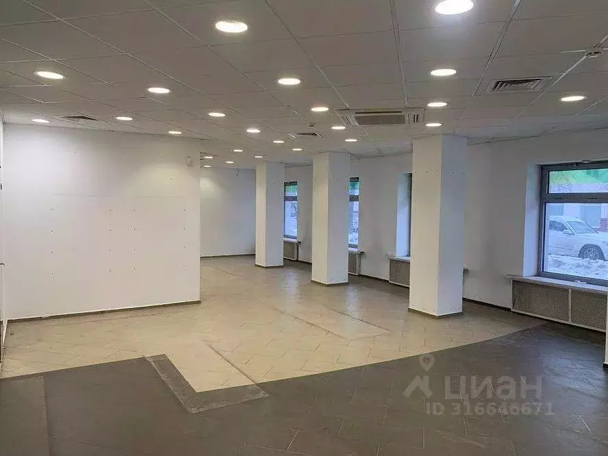 Торговая площадь в Новгородская область, Великий Новгород Большая ... - Фото 1
