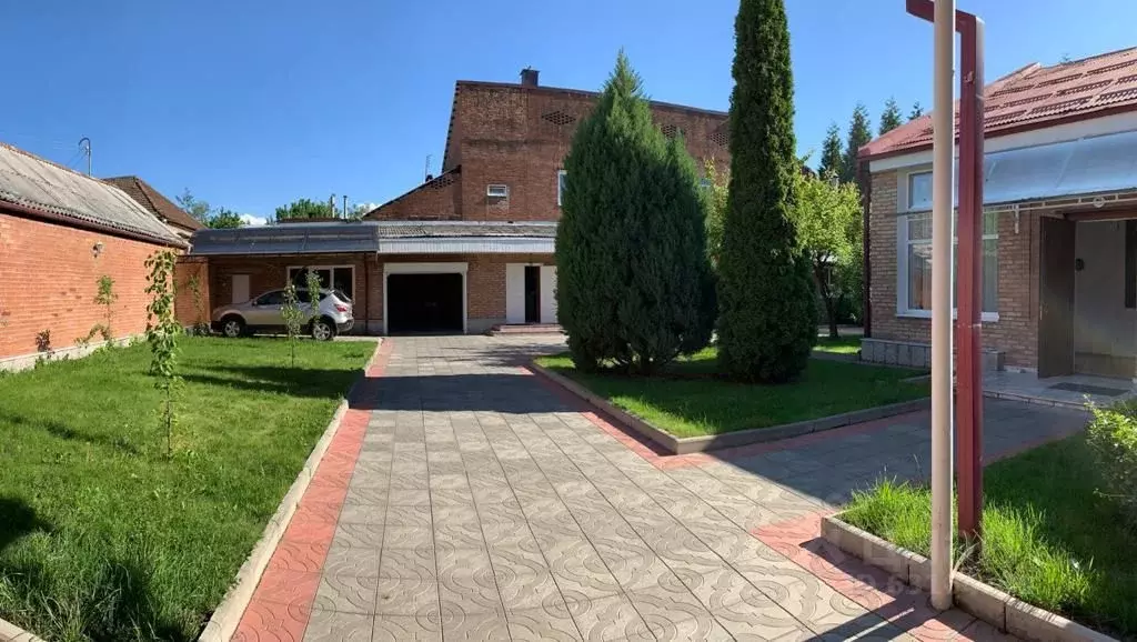 Дом в Северная Осетия, Владикавказ ул. Навагинская, 10 (350 м) - Фото 0