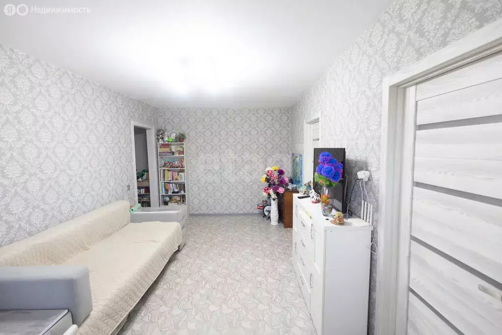 4-комнатная квартира: Альметьевск, улица Мира, 5 (61.5 м) - Фото 1