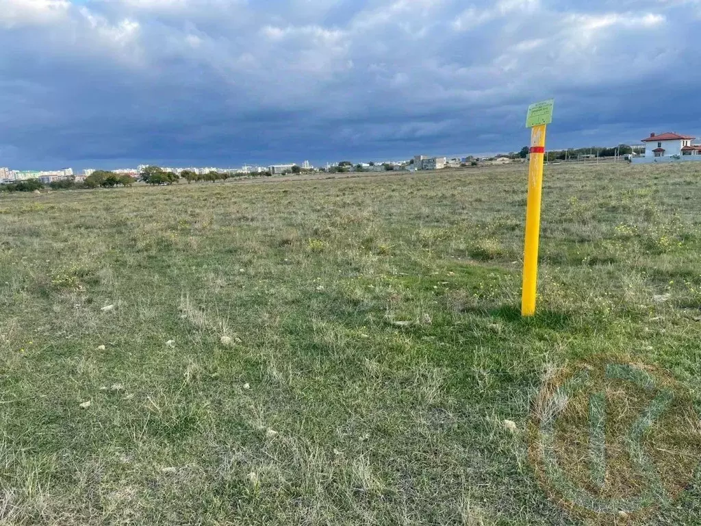 Участок в Крым, Сакский район, с. Уютное ул. Садовая (7.72 сот.) - Фото 1