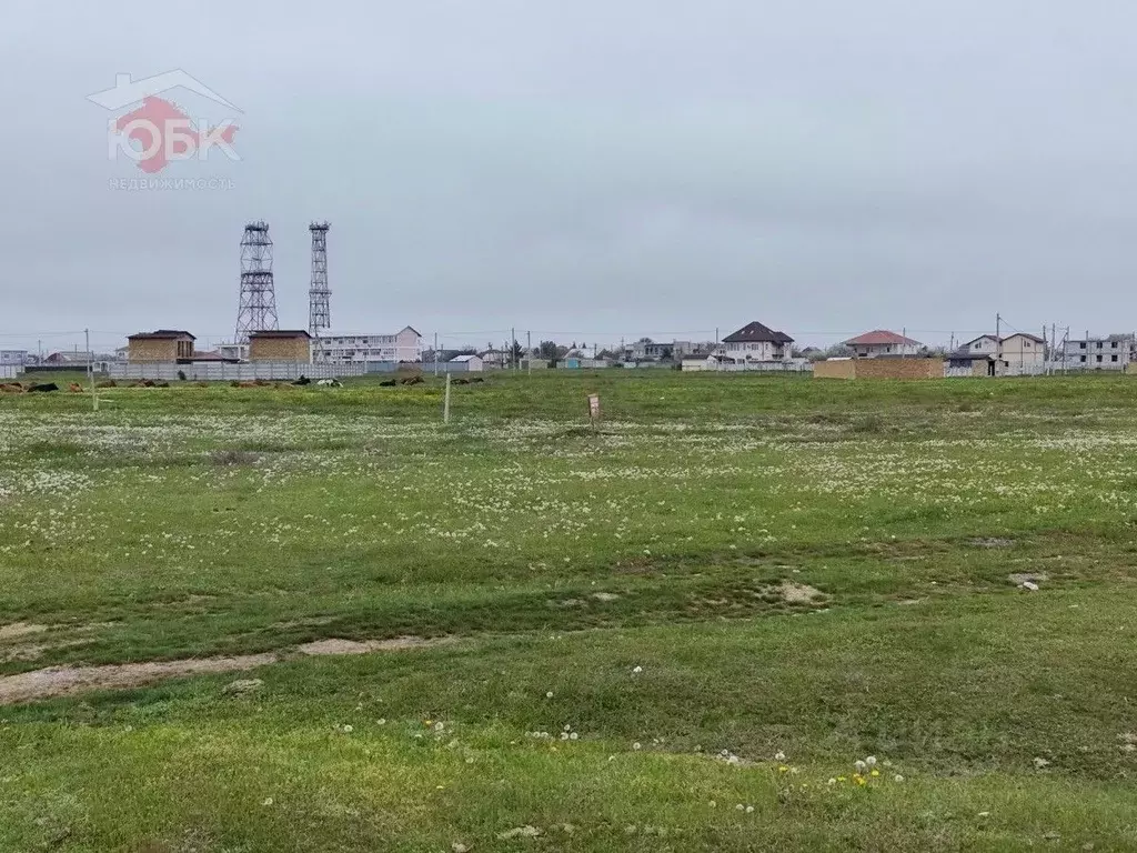 Участок в Крым, Сакский район, с. Молочное  (6.17 сот.) - Фото 0