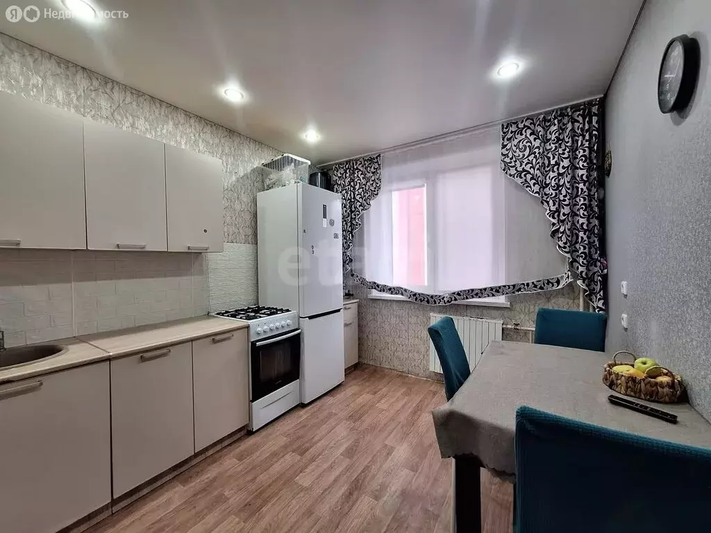 2-комнатная квартира: Миасс, улица 8 Марта, 147 (57 м) - Фото 2