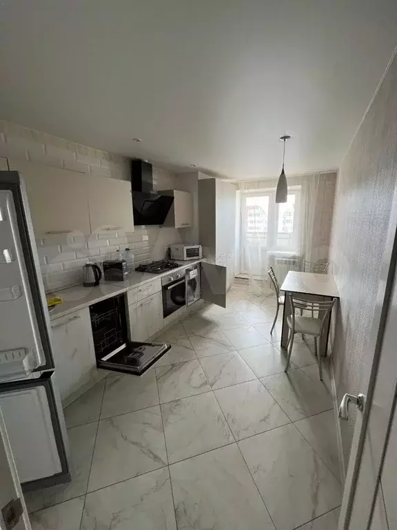 2-к. квартира, 70 м, 9/10 эт. - Фото 1