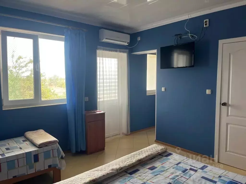 Комната Крым, Черноморский район, Окуневское с/пос, с. Марьино ул. ... - Фото 1