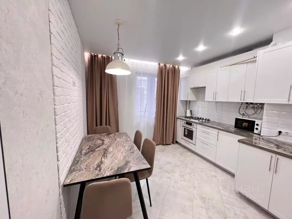 2-к кв. Адыгея, Тахтамукайский район, Яблоновский пгт Шоссейная ул., ... - Фото 1