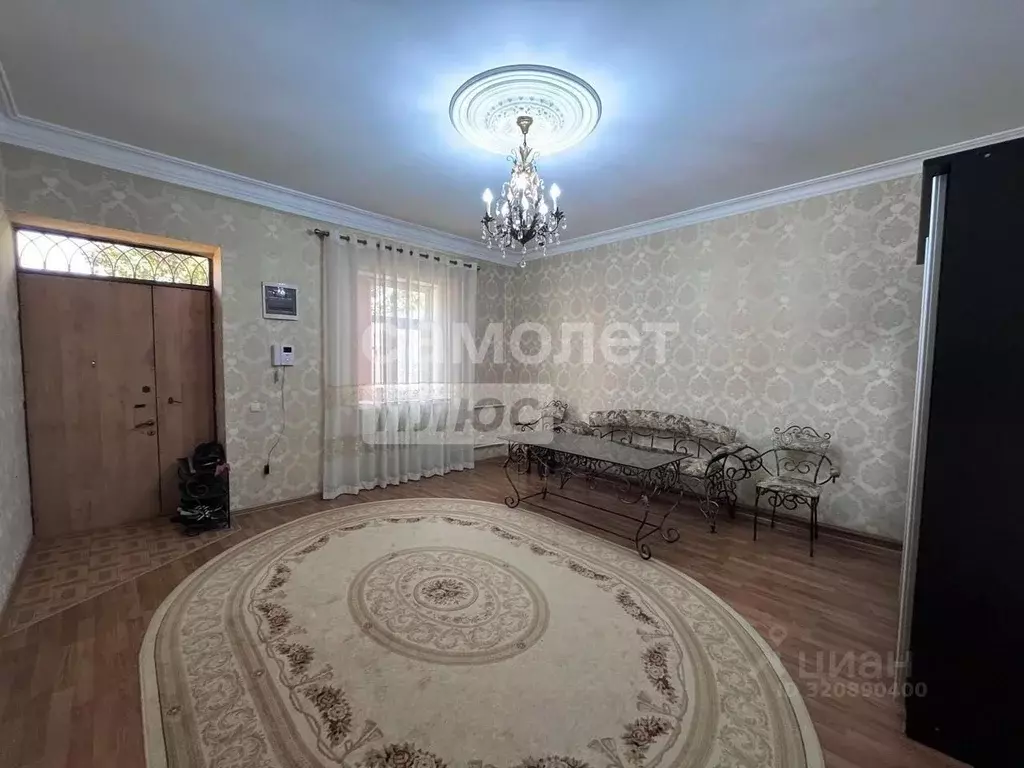 Дом в Дагестан, Дербент ул. Имени Надыра Эмиргамзаева, 42В (240 м) - Фото 1