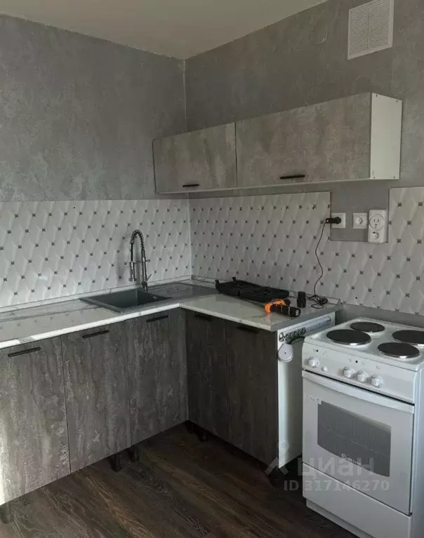 2-к кв. Удмуртия, Ижевск ул. Орджоникидзе, 25 (50.0 м) - Фото 0