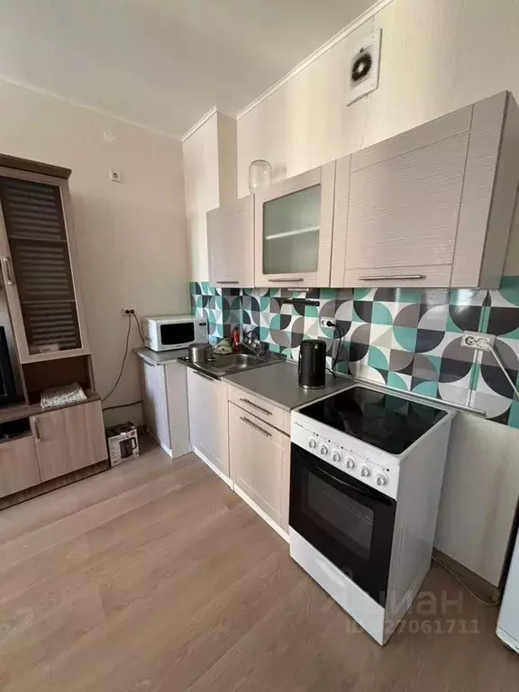 Студия Свердловская область, Екатеринбург ул. Крестинского, 6 (33.0 м) - Фото 1