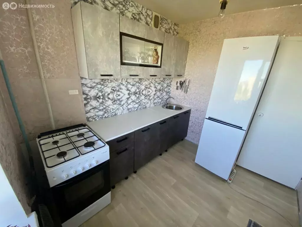 2-комнатная квартира: Саратов, улица имени А.П. Чехова, 8 (39.4 м) - Фото 1