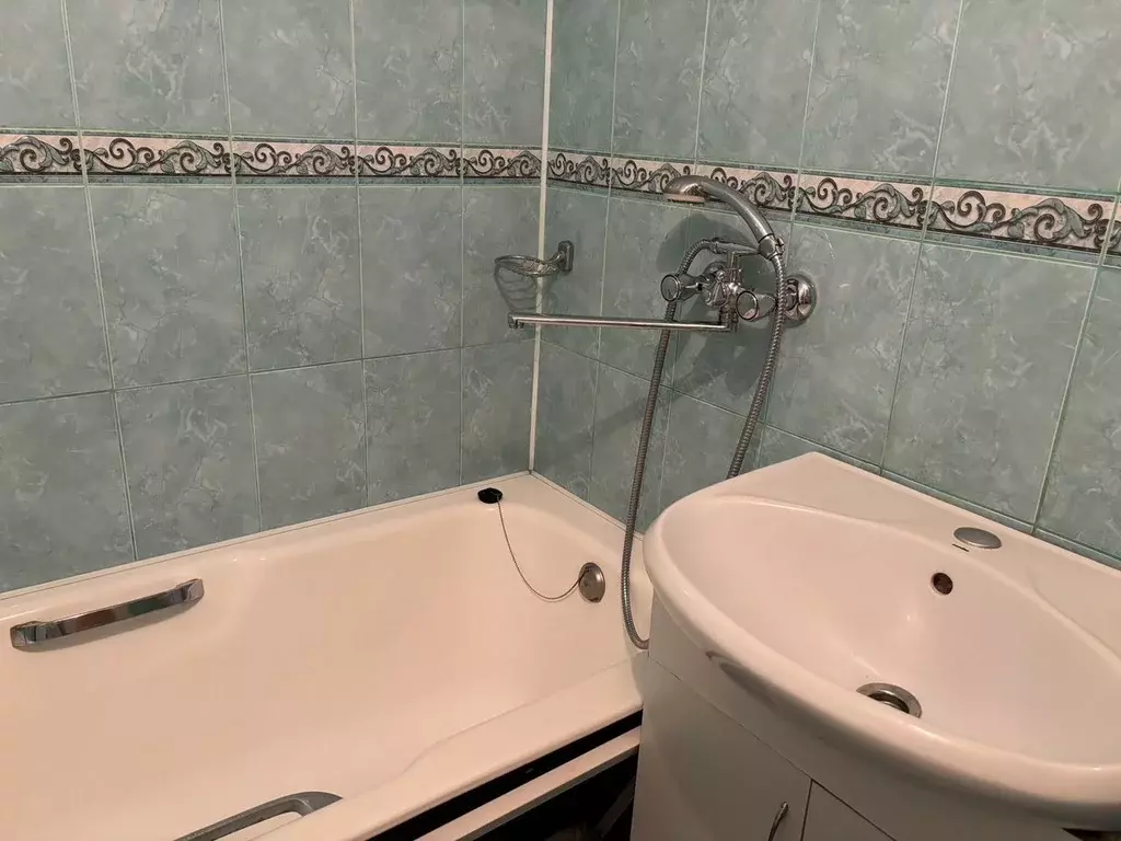 2-к кв. Ленинградская область, Сосновый Бор Молодежная ул., 62 (55.0 ... - Фото 1