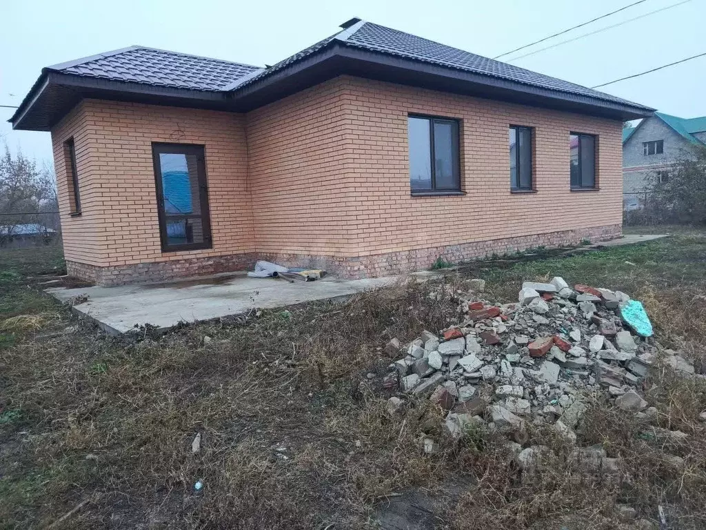 Дом в Саратовская область, Маркс ул. 2-я Прибрежная, 7 (105 м) - Фото 1