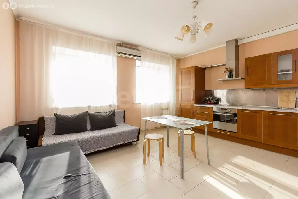 1-комнатная квартира: Тюмень, улица 50 лет Октября, 1А (48.7 м) - Фото 1