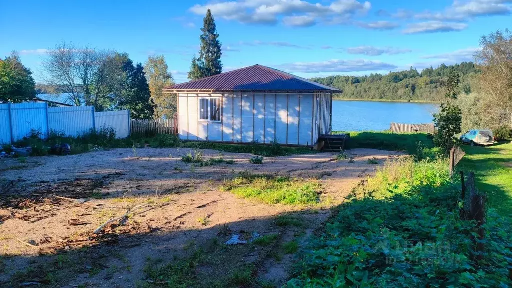 Дом в Новгородская область, Валдайский район, Короцкое с/пос, д. ... - Фото 1