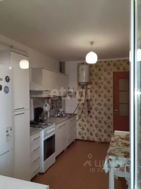 3-к кв. Краснодарский край, Горячий Ключ ул. Кириченко, 17к2 (75.7 м) - Фото 0