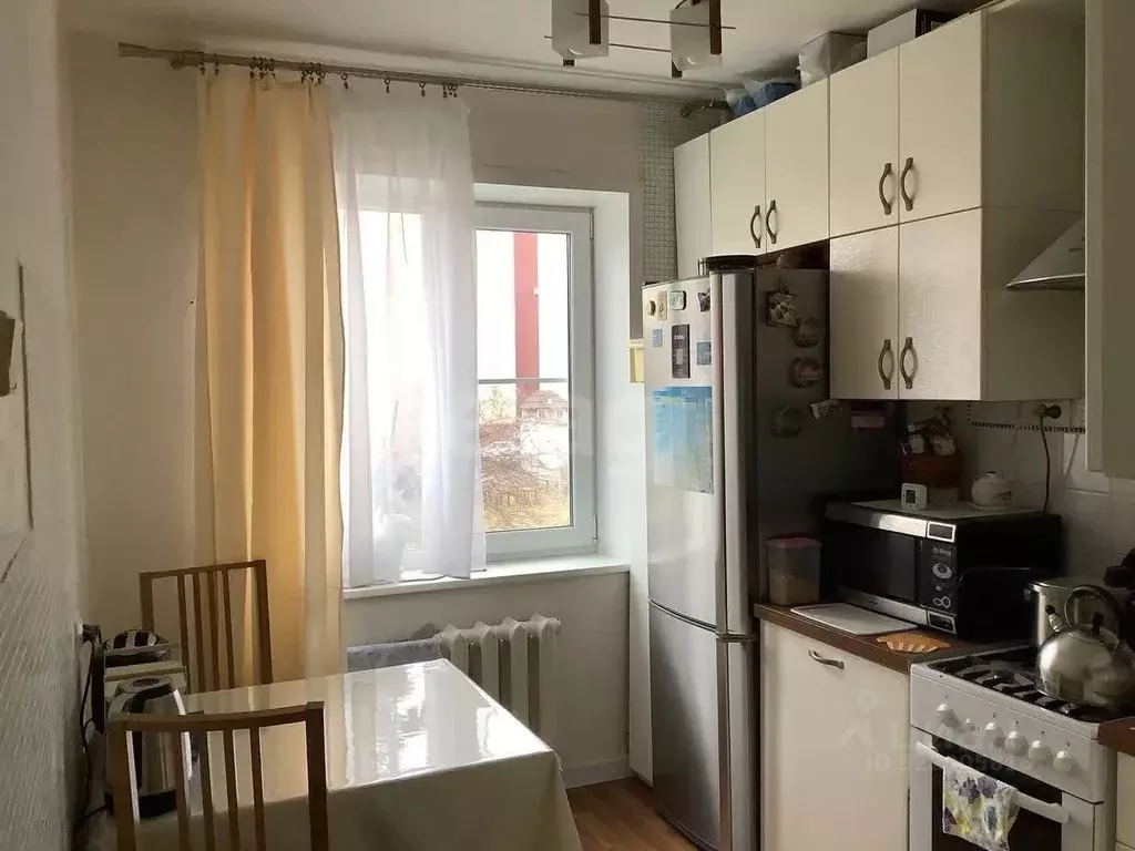 3-к кв. Курганская область, Курган Заозерный жилрайон, 2-й мкр, 10 ... - Фото 0