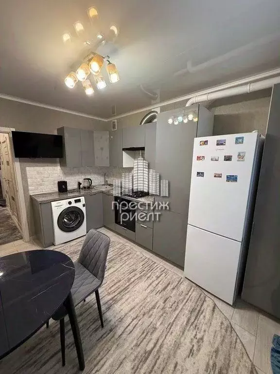 2-к кв. Калужская область, Калуга бул. Сиреневый, 4к1 (68.0 м) - Фото 1